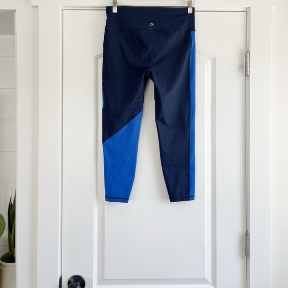 Gapfit Blackout Technology Capri Length Legging - M - Picture 2 of 3